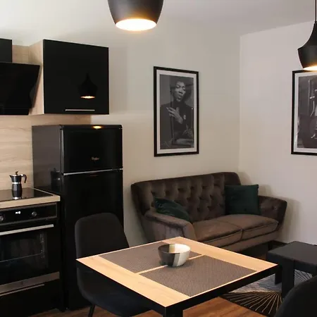 Gold & Black * 扎达尔