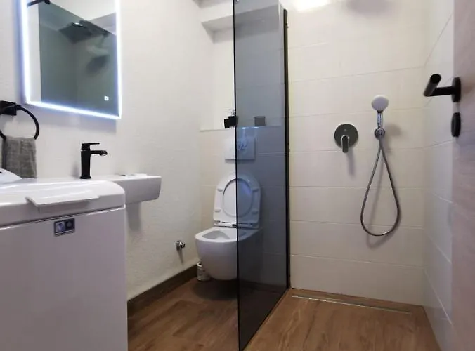 Lägenhet Gold & Black