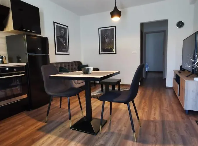 Lägenhet Gold & Black *