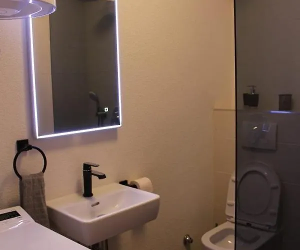 Gold & Black Lägenhet